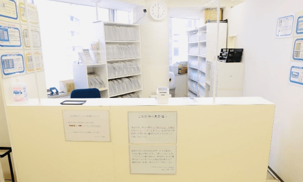 目黒院は駅近のビルであり、上層階にありますので、人目を気にせず来院いただけます。また、スタッフは全員男性で、院内処方ですので、安心して受診していただけます。
